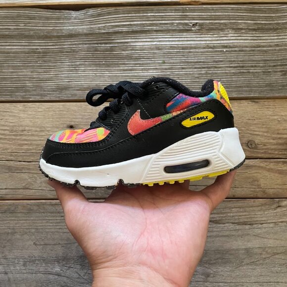 Toddler TD Nike Air Max 90 Latino Heritage Month - Familia Shoes Sneakers - Picture 2 of 8